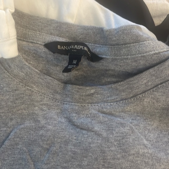 3 Banana Republic Factory T-Shirts. Medium.  White Grey and Black. - Picture 3 of 3